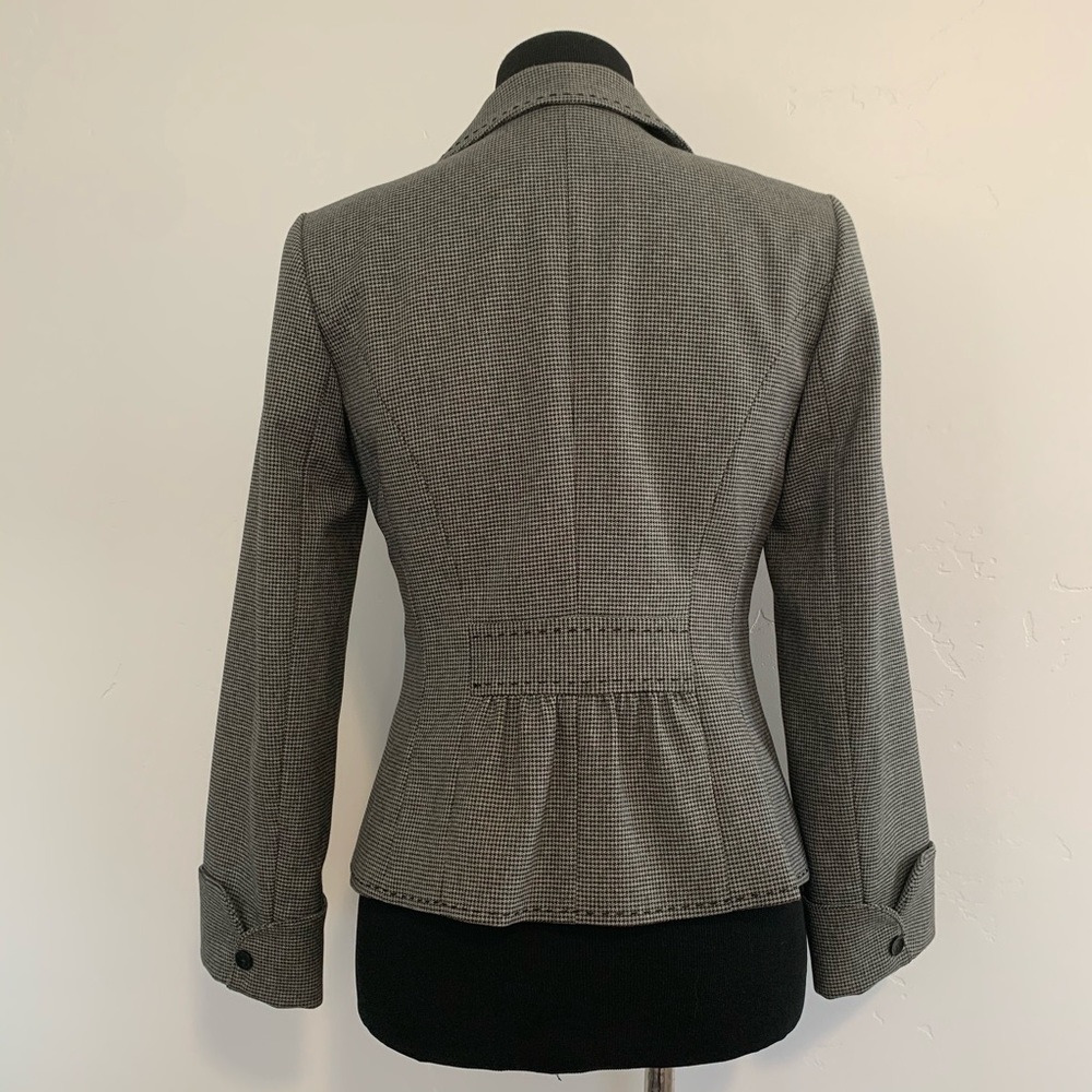 Adorable fitted houndstooth blazer - Picture 4 of 5